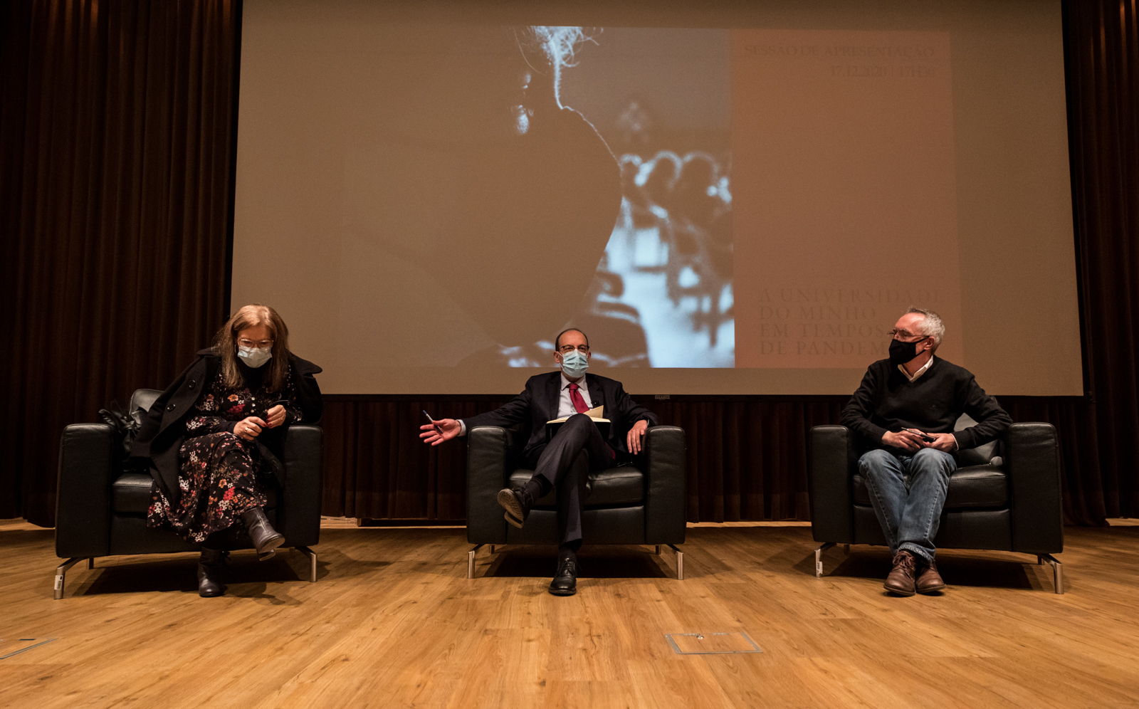 Thumbnail da galeria Livro Covid